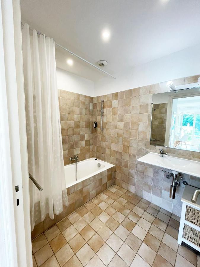 Studio 2 - Les Suites De Robinson - Residence Avec Piscine En Bord De Siagne, A มองเดอลิเยอลานาปูล ภายนอก รูปภาพ