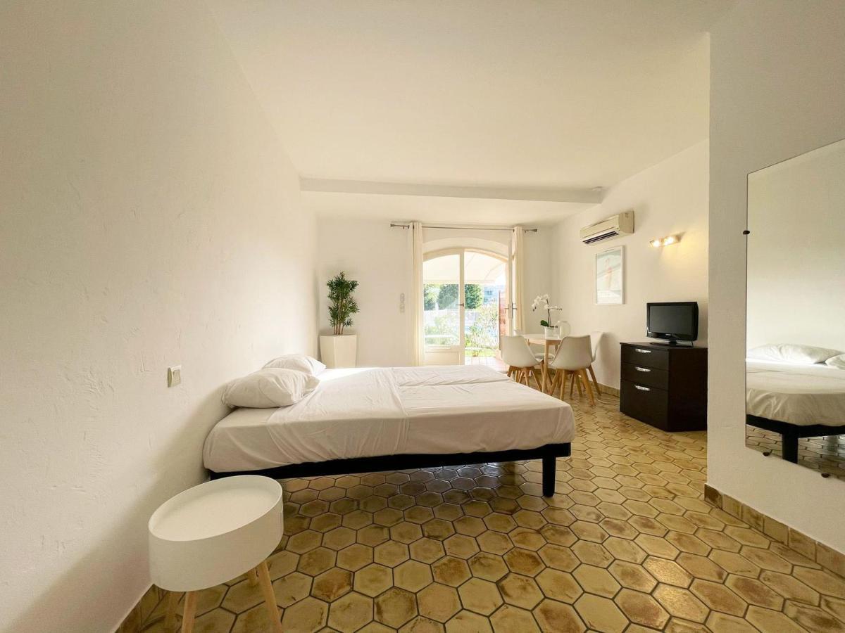 Studio 2 - Les Suites De Robinson - Residence Avec Piscine En Bord De Siagne, A มองเดอลิเยอลานาปูล ภายนอก รูปภาพ